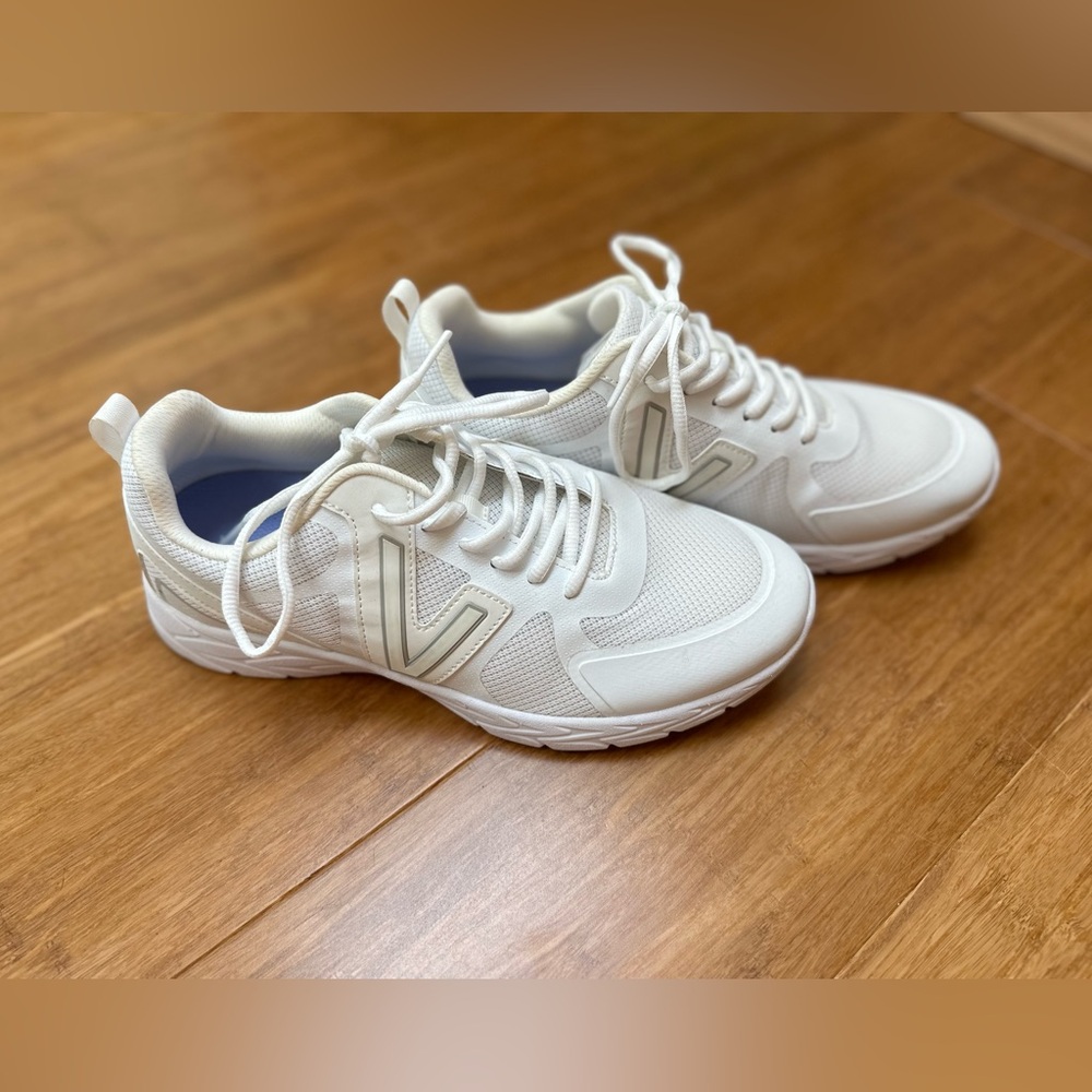 Vionic Sneakers